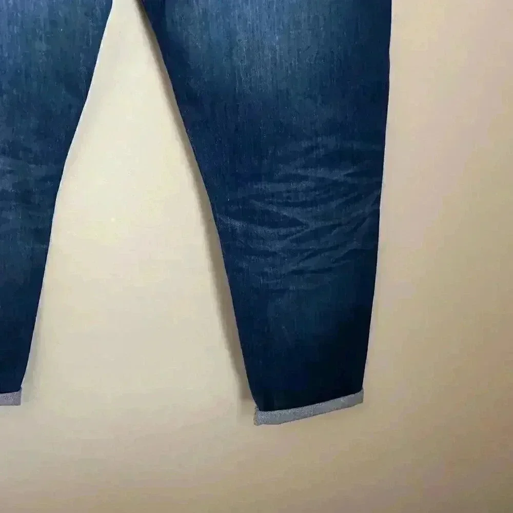 AG-ED Denim Ex-Boyfriend Slim Jeans Size 29‎